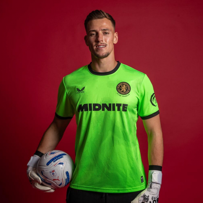 26 Adult H Goalkeeper Shirt